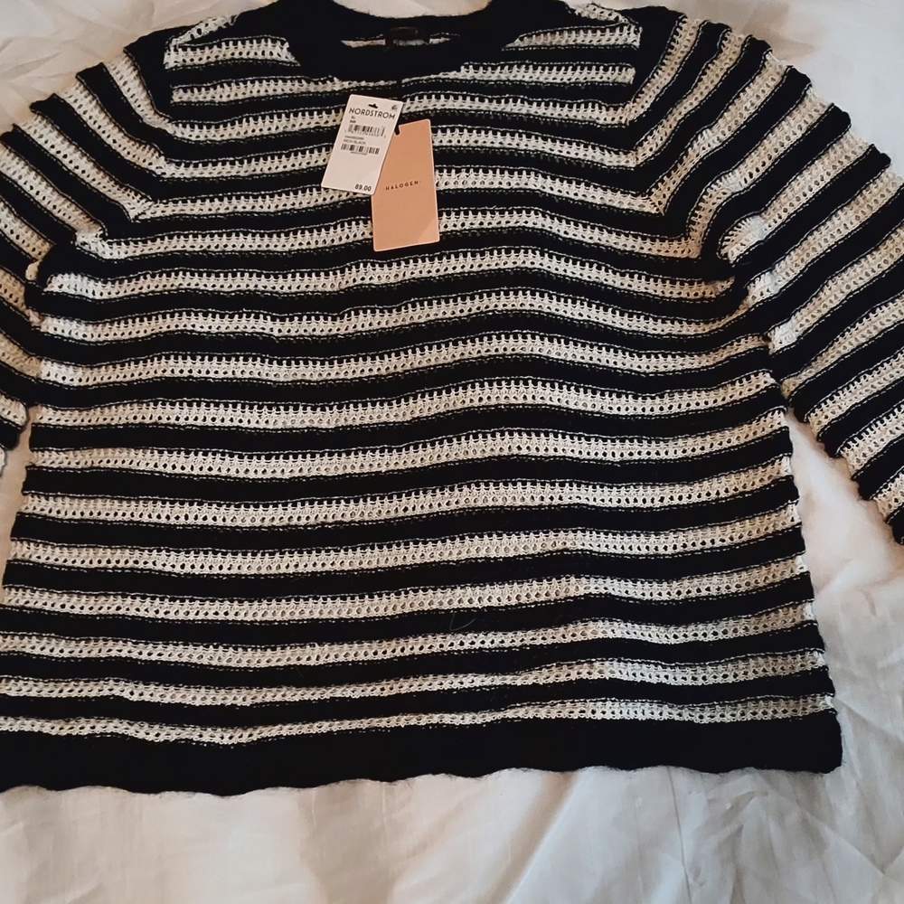 Halogen Monochrome Knit Top - Bell Sleeves